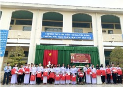 Chương trình “Xuân ấm áp-Tết yêu thương”...