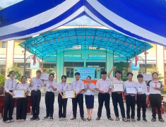 Tổ Lý-Hóa-Sinh-CN tổ chức ngoại khóa và...