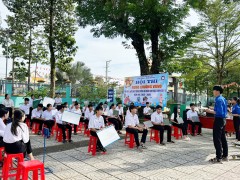 Cuộc thi “Rung chuông vàng” - tìm hiểu luật giao thông đường bộ dành cho học sinh khối 10