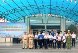 Phối hợp tuyên truyền an toàn giao...